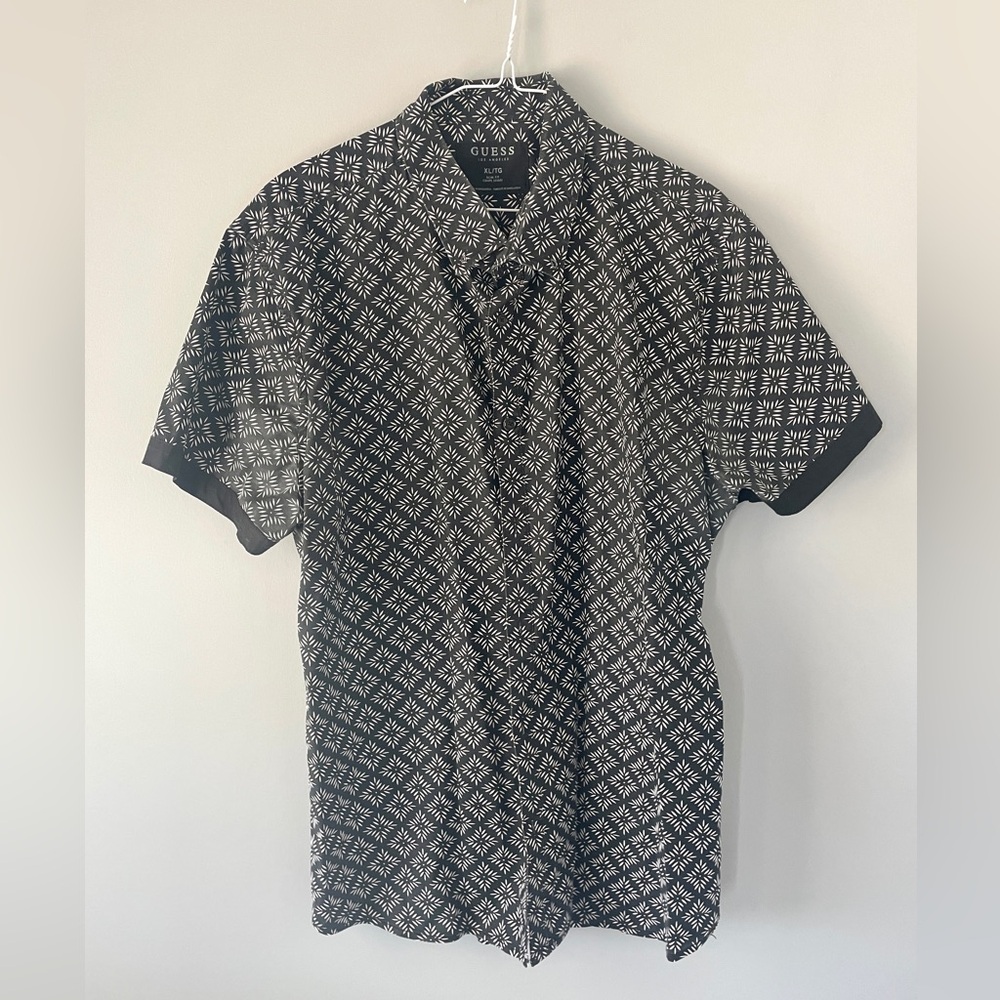 GUESS Men's Black Patterned Shirt
